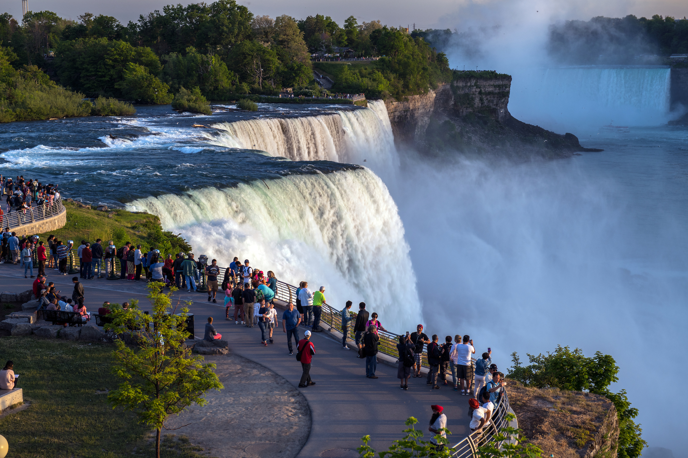Niagara Falls Has Millions of Tourists But Needs to Find a Way to Capture That Wealth